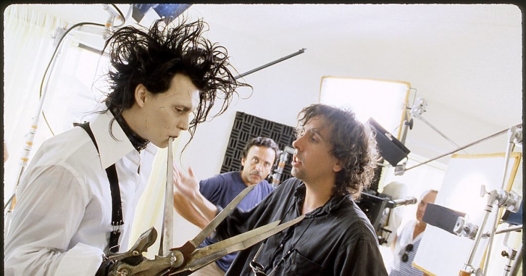 Review of Edward Scissorhands sci-fi romantic comedy movie