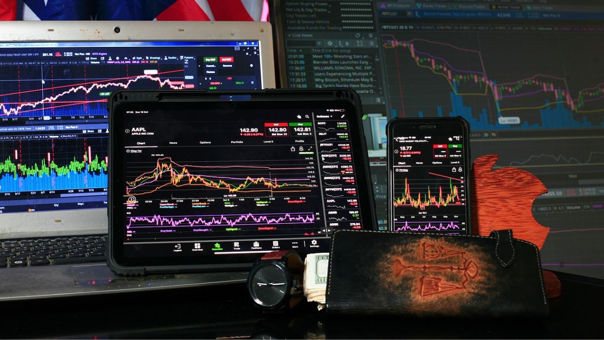 Sensex and Nifty Crash: What’s Driving the Market Down